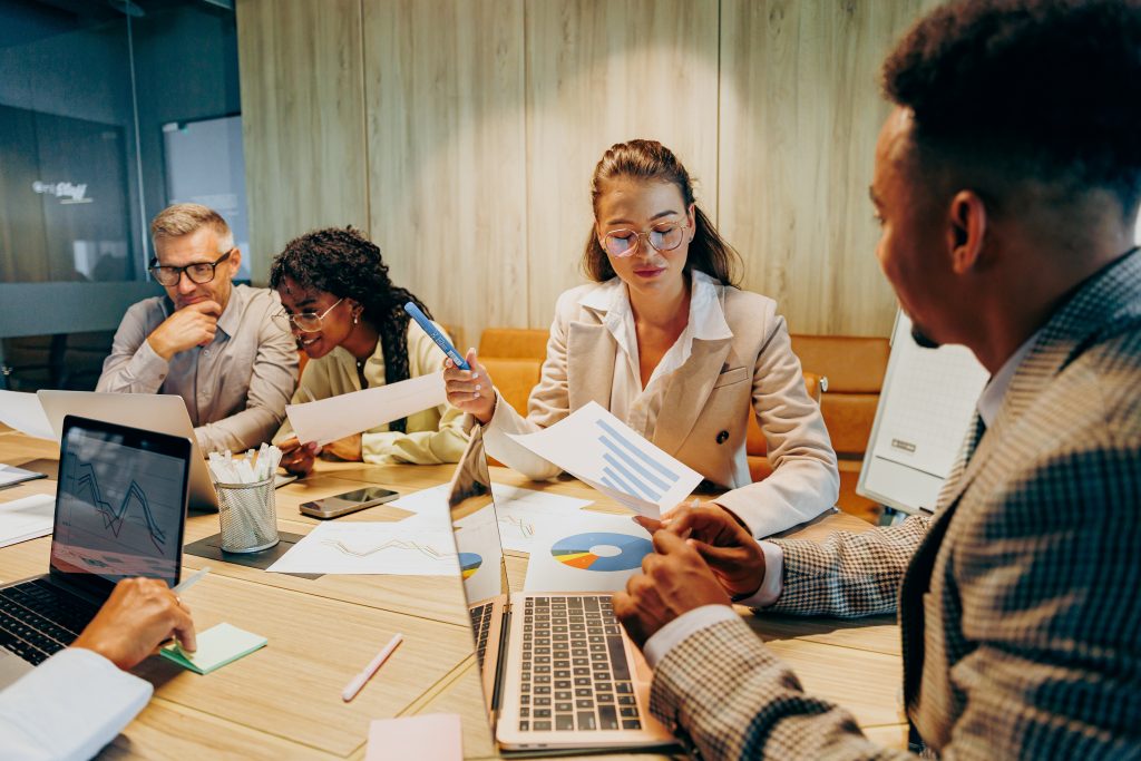 KI in der Absatzprognose: So planen B2B-Vertriebsteams smarter